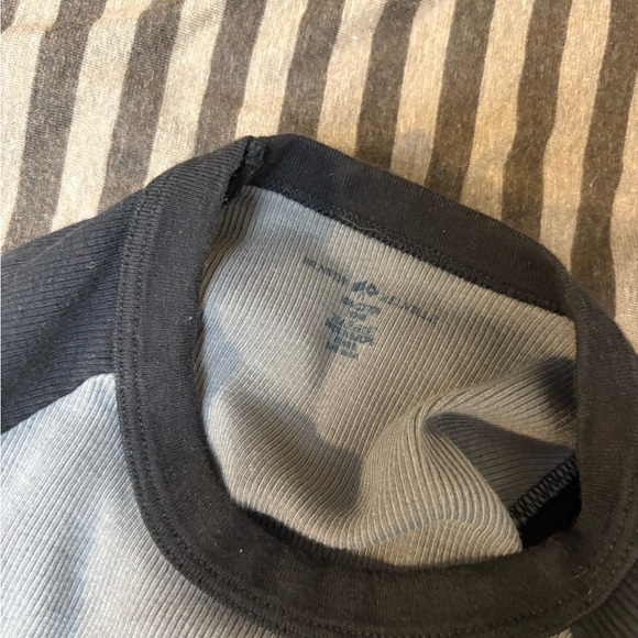 Brandy Melville Ringer Tee - Picture 4 of 5